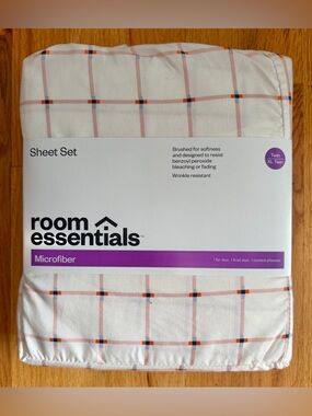 Room Essentials Twin Microfiber Sheet Set in White with Pink and Blue Grid